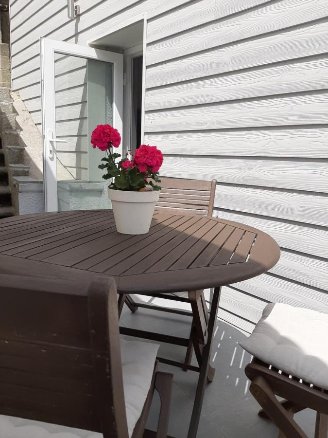 Maison de campagne en pierre bleue-WIFI et parking Bousignies-sur-Roc Extérieur photo